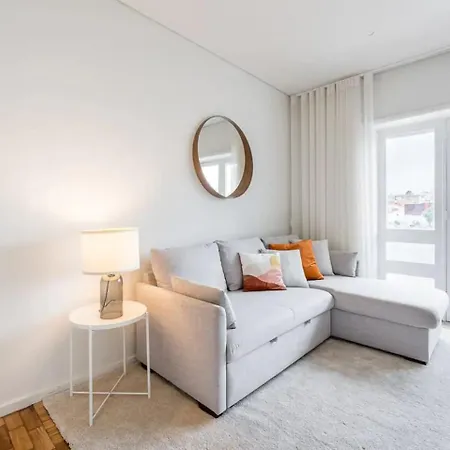 Brittos Avenue In Gaia *