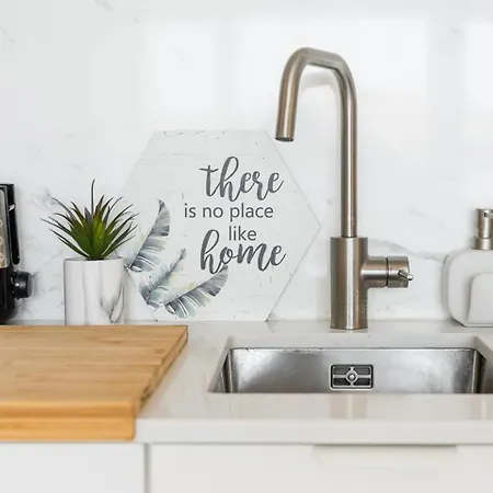 Brittos Avenue In Gaia