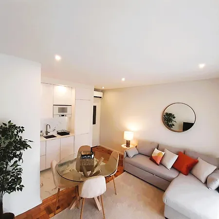 Brittos Avenue In Gaia