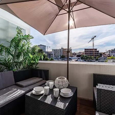 Brittos Avenue In Gaia Apartment