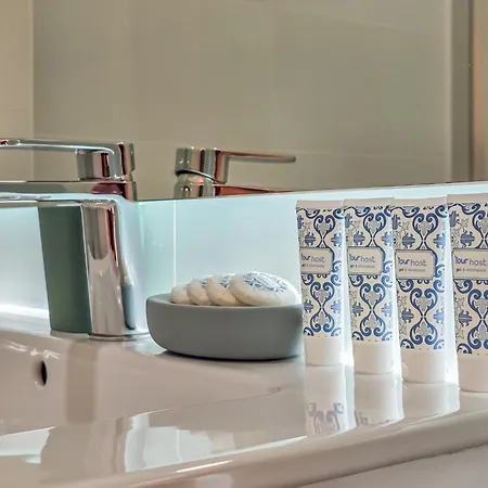 Brittos Avenue In Gaia *